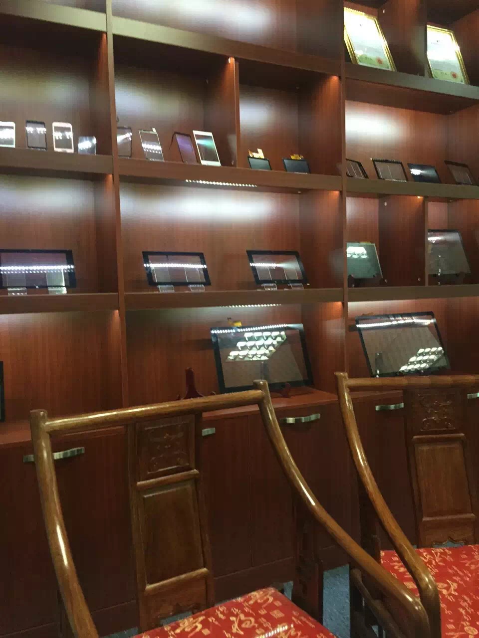 大尺寸触摸显现屏 大尺寸触摸显现屏